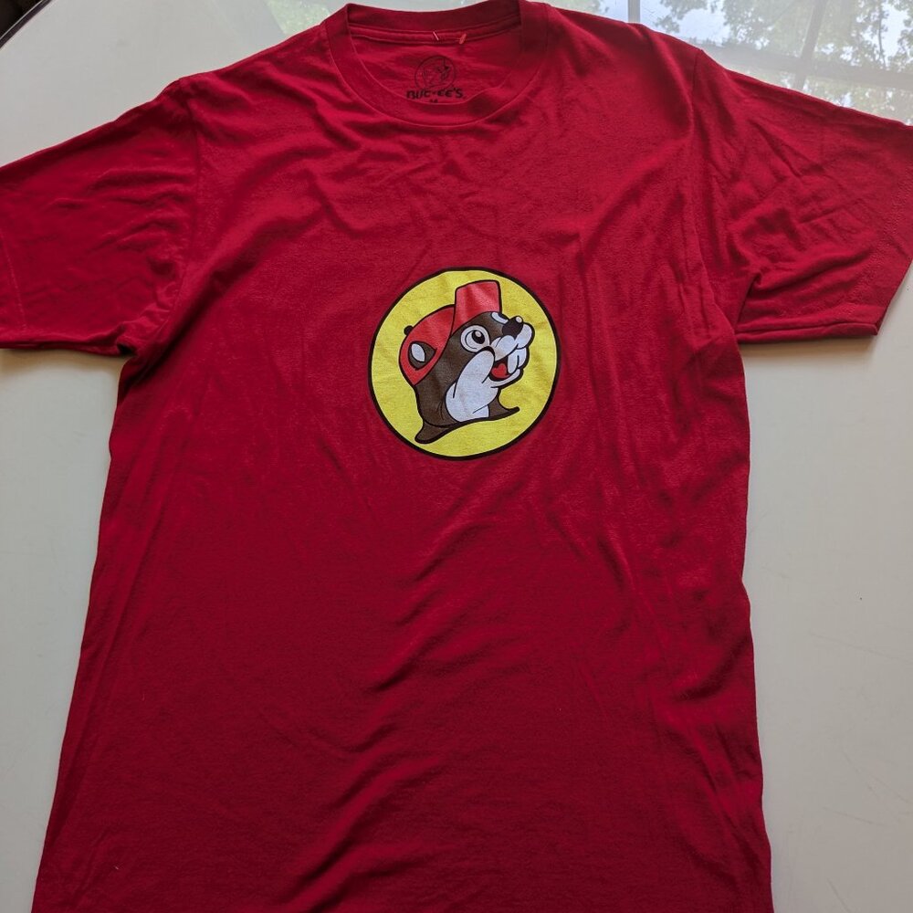 Buc-ee's Men's Medium Graphic Tee Short Sleeve Red T-Shirt Texas Cotton Bucees
